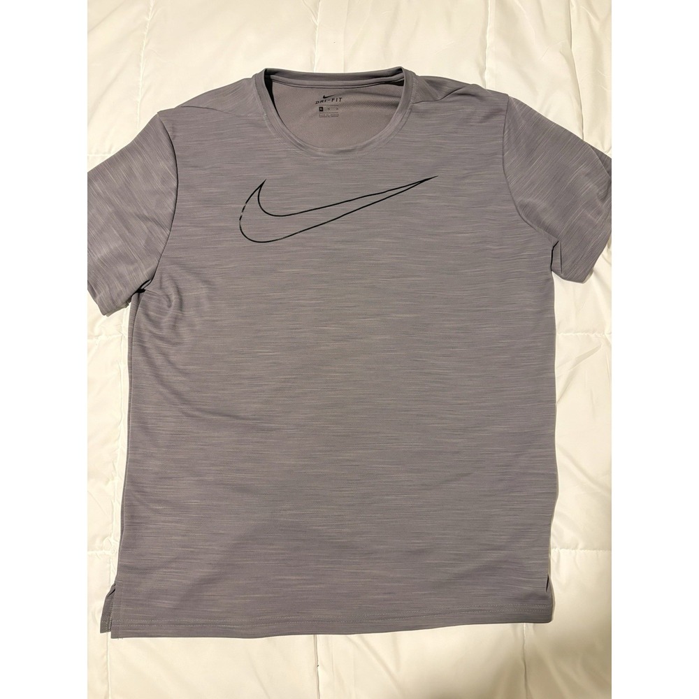 Nike Dri-FIT Mens XL Gray Short Sleeve Crew Neck Swoosh Logo Training T-Shirt